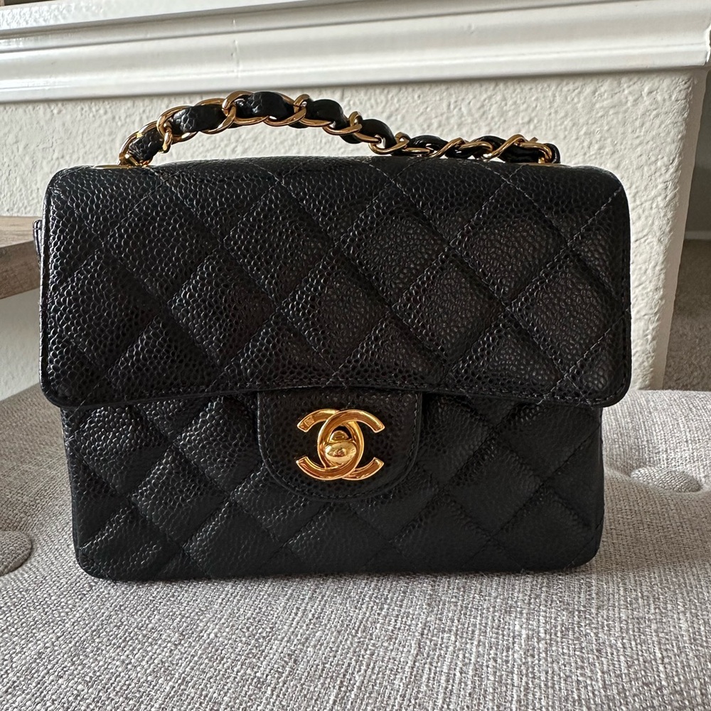 🦄Rare🦄 Authentic Chanel Classic Mini Square Flap Bag in Black Caviar and Gold